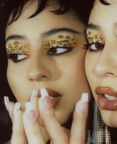 Photo Instagram de @alexademie • Cheetah makeup, editorial, Alexa demie , Euphoria, aesthetic makeup, vintage, 70s, Latina, creative makeup Cheetah Makeup, Leo Moon, Leo Rising, Alexa Demie, Cool Makeup Looks, Make Up Inspo, Artist Aesthetic, Trendy Makeup, Editorial Makeup