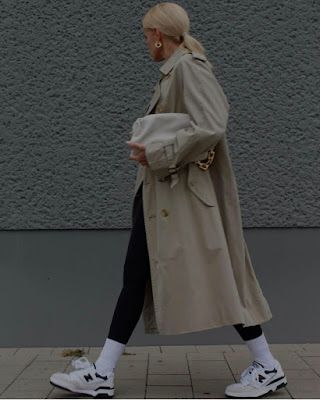 Trending: New Balance 550 Sneakers | Fashion Cognoscente New Balance 550 Outfit, Womens Street Style, Fall Street Wear, Clothes Street Style, Trenchcoat Style, 2022 Street Style, New Balance Outfit, Paris Outfits, Classy Fashion