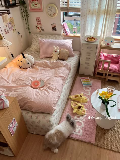 Bedroom Ideas For Small Rooms Cozy, Dream Bedroom Inspiration, Cute Rooms, Dekorasi Kamar Tidur, Pastel Room, Small Bedroom Decor, Room Redesign, Girly Room, Makeover Bedroom