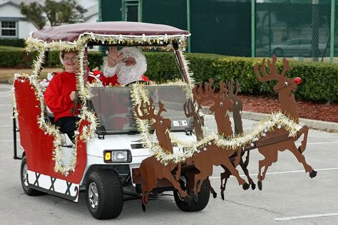 a golf cart in spirit of the season ...this is a salute to the golf cart Christmas parade I witnessed Dec 2011 @ Disney's Fort Wilderness Golf Cart Decorations, Christmas Parade Floats, Holiday Parades, Florida Christmas, Christmas Golf, Cart Decor, Golf Car, Christmas Float Ideas, Parade Float