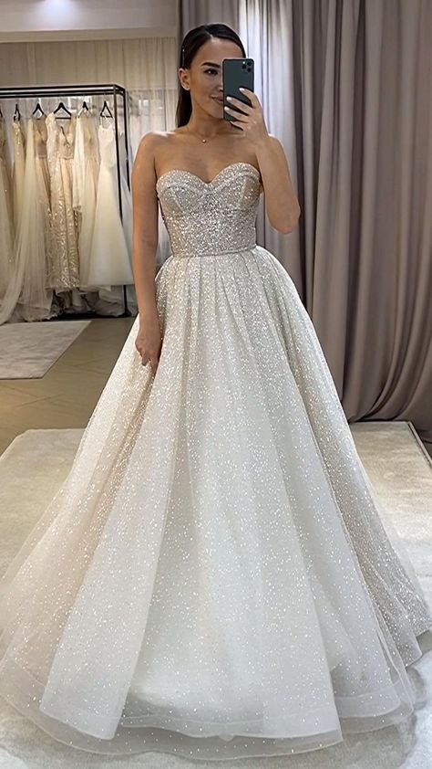 Classy Evening Dresses, Sparkly Wedding Dress Ball Gown, Dresses Elegant Classy, Wedding Dresses Elegant Classy, Glittery Wedding Dress, Wedding Dresses Elegant, Queen Wedding Dress, Wedding Dresses Taffeta, Haute Couture Wedding Dress