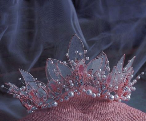 Small Fairy Wings, Birthday Girl Crown, Fantasy Crown, Tiara Accessories, Baby Purple, Crown Aesthetic, Purple Crown, Crown Birthday, Queen Aesthetic