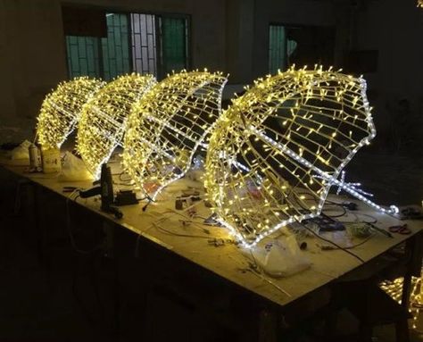 Christmas Light Balls, Umbrella Decor, Dragon Staff, Led Umbrella, Outdoor Christmas Decorations Lights, Christmas Entry, Umbrella Decorations, Wedding Entrance Decor, Christmas Decorating Ideas