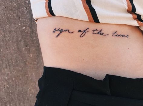 harry styles "sign of the times" tattoo Sign Of The Times Tattoo, Harry Styles Inspired Tattoos, One Direction Tattoos, Harry Tattoos, Harry Styles Tattoos, Sign Of The Times, Tattoo Signs, Inspiration Tattoos, Dainty Tattoos