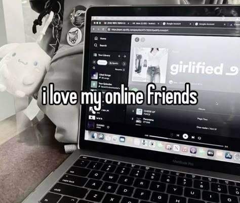 #online #friends #sweet #whisper Meeting Internet Friends, Online Friends Aesthetic, Online Best Friends, Her And Me, Best Friend Group, Powdered Sugar Icing, Internet Angel, Online Friendship, Internet Friends