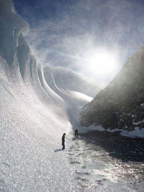 Very cool Frozen Waves, No Wave, Snow Ice, To Infinity And Beyond, Alam Yang Indah, Natural Phenomena, Science And Nature, Winter Scenes, Amazing Nature