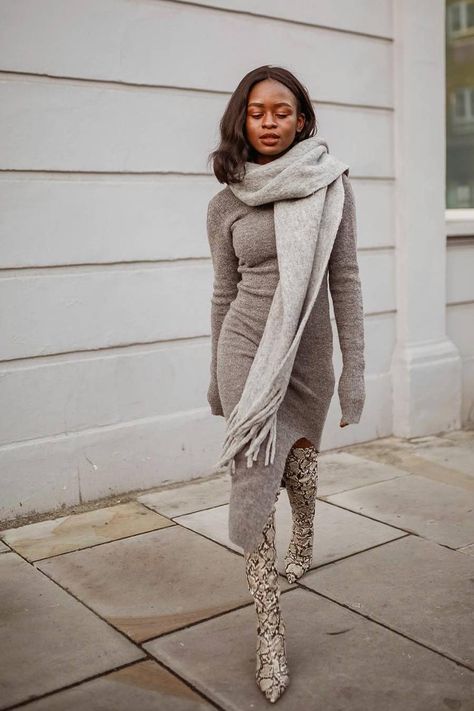 Fall Outfits Women 20s, Legging Outfit, Stylish People, Bota Over, Snake Boots, Christmas Outfit Ideas, Chic Winter Outfits, Stylish Women Fashion, Womens Fall Dress