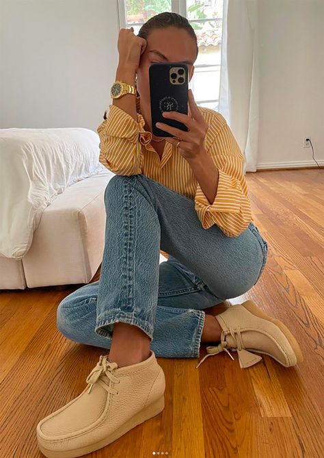 Outfit With Clarks, Pinstripe Shirt Outfit, Clark Wallabees Outfit Women's, Clarks Wallabees Outfit Women's, Clark Wallabees Outfit, Clarks Wallabees Women's, Wallabees Outfit Womens, Basketball Mom Outfit, Clarks Outfit