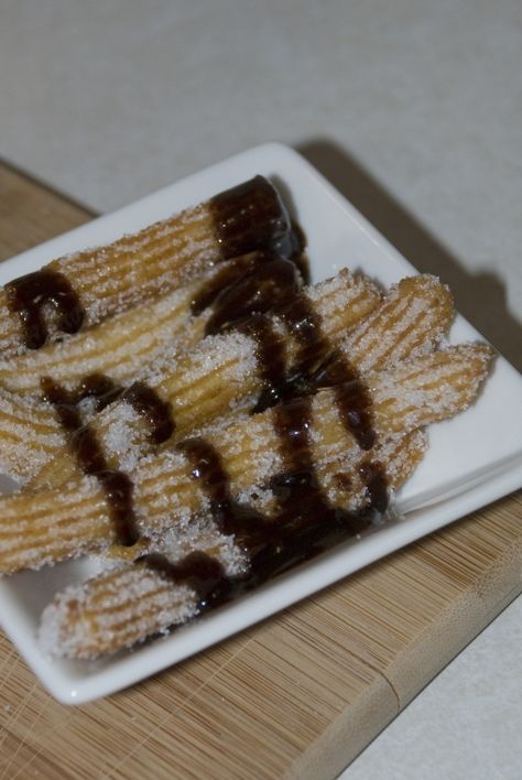 Venezuelan Churros Venezuelan Recipes, South American Recipes, Venezuelan Food, Healthy Potato Recipes, America Food, Chocolate Topping, Food Writing, Latin Food, Sweets Desserts