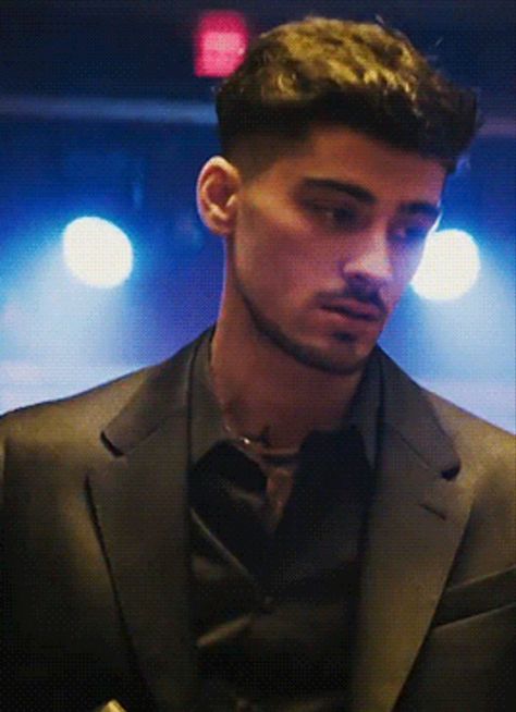 Zayn Malik Let Me Music Video, Grey Updo Hairstyles, Let Me Zayn Malik, Zayn Malik Let Me, Ponytail Hairstyles Medium Hair, Bun Wavy Hair, Updo Hairstyles For Women, Zayn Lyrics, Zaddy Zayn