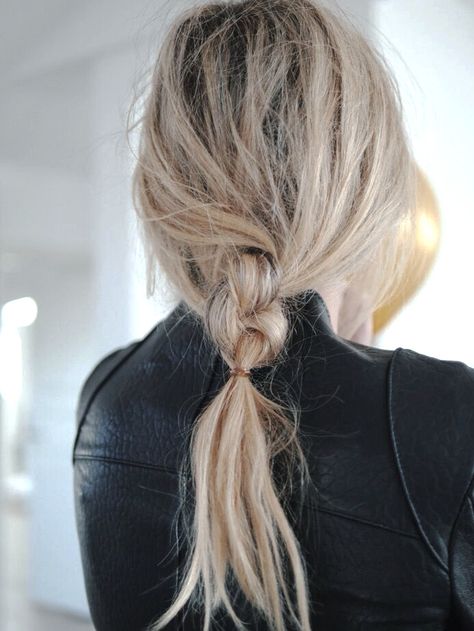 Fall Hair Trends, Easy Braids, Trending Hairstyles, Great Hair, Messy Hairstyles, Hair Dos, Fall Hair, Up Hairstyles, Hair Looks