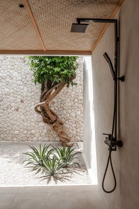 Casa Cook Hotel, Aesthetic Bathroom Decor, Bali Style Home, Casa Cook, 20 Aesthetic, Small Villa, Bamboo Panels, Aesthetic Bathroom, Ceiling Treatments