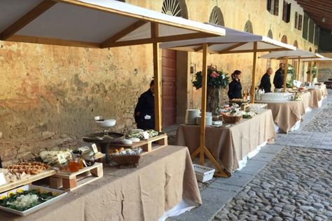 buffet di matrimonio Rustic Summer Wedding, Country Chic, Summer Wedding, Wedding Decor, Shabby Chic, Wedding Decorations, Table Decorations, Bar, Weddings