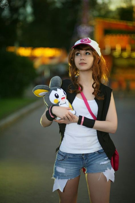 Hilda Cosplay, Pokemon Trainer Cosplay, Hilda Pokemon, Pokemon Hilda, Power Rangers Cosplay, Pokemon Costumes, Easy Cosplay, Pokemon Clothes, Pokémon Black And White