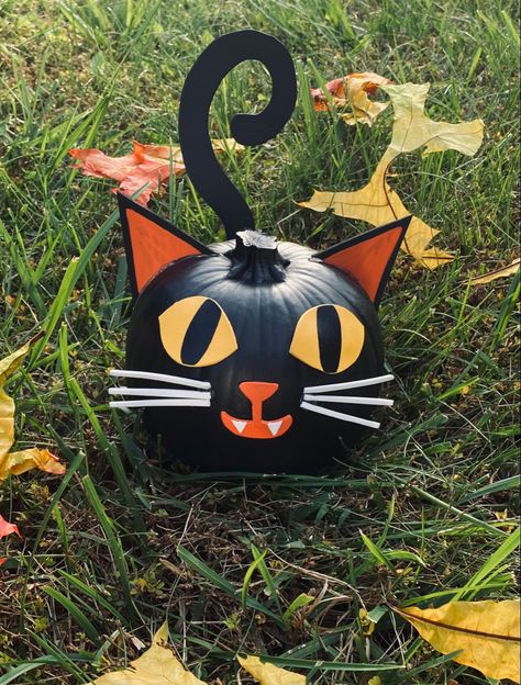 Dog Painted Pumpkin Ideas, Painted Cat Pumpkin Ideas, Painted Pumpkins Black Cat, Pumpkin Painting Cat Ideas, Black Cat Pumpkin Painting Ideas, Black Cat Painted Pumpkin, Painted Cat Pumpkin, Cat Pumpkin Painting Ideas, Black Cat Pumpkin Painting