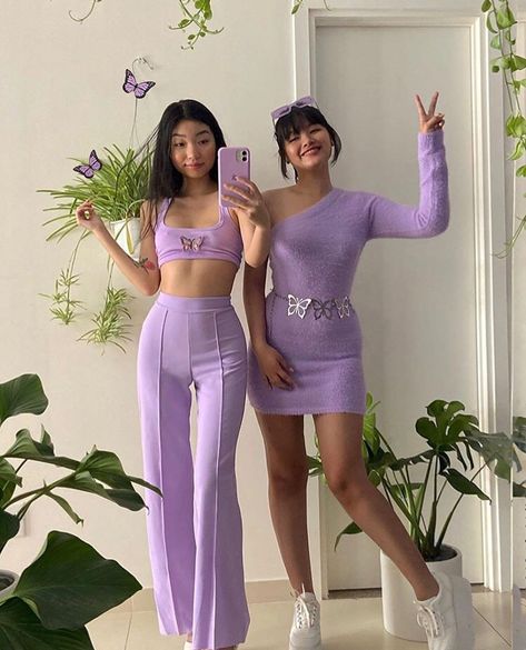 *•.¸♡ y2k aesthetic ♡¸.•* on Instagram: “Which matching fits? 1, 2, or 3? 🦋  credit: @oanhdaqueen, @notquyen” Mode Purple, Bestie Outfits, Purple Fits, Zoe Kravitz, Purple Outfits, Grunge Goth, Tyler The Creator, Mode Inspo, Hot Outfits