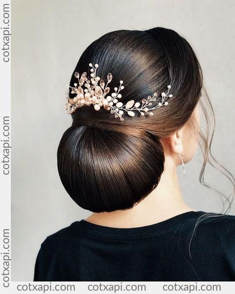 Hair Bun Design, Bob Pendek, Bride Hairstyles Updo, Sanggul Modern, Natural Hair Wedding, Black Wedding Hairstyles, Girl Hair Colors, Long Hair Tips, Low Bun Hairstyles