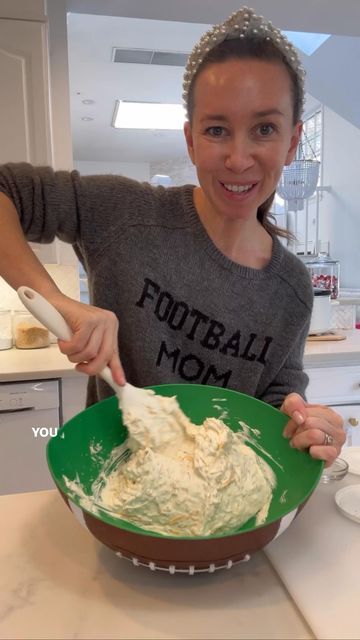 Easy Football Game Snacks, Cream Cheese Cheddar Dip, Onion And Chive Cream Cheese, Football Game Snacks, Chive And Onion Cream Cheese, Football Sunday Food, Shannon Doherty, Mediterranean Snacks, Sunday Food