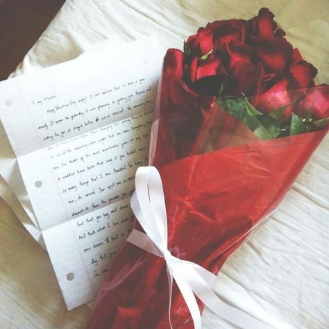 Pinterest: @icristy13| A love letter and a bouquet of red roses <3 My Funny Valentine, Romantic Gestures, Bohol, Lovey Dovey, Photo Couple, This Is Love, Hopeless Romantic, How To Get Rich, Be My Valentine