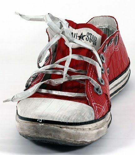 Drawings Sketches Pencil, Converse 2020, Shoe Artwork, Sketches Pencil, Paint Photography, Object Drawing, Shoes Drawing, Therapeutic Massage, Still Life Drawing