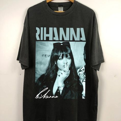 Unisex Heavy Cotton Tee 100% Cotton. Size: Classic Fit, Run True To Size Adult Unisex Sizing Condition: New - Made To Order Please Wash In Cold Water At First Time 90s Rihanna, Rihanna 90s, Bad Girl Riri, Rihanna Shirt, Rihanna Fan, Unisex Tshirt, Direct To Garment Printer, Gift For Men, Bad Girl