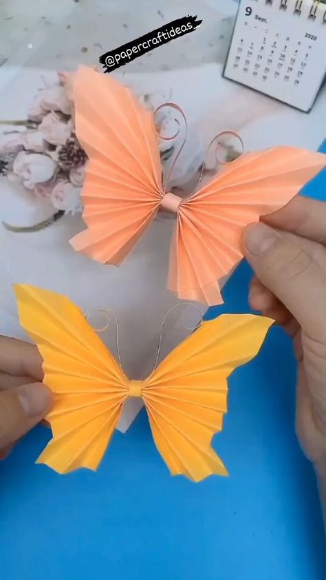 Penanda Buku Diy, Vika Papper Jul, Page Crafts, Buku Diy, Paper Butterfly Crafts, Seni Dan Kraf, Paper Craft Diy Projects, Paper Butterflies, Paper Butterfly