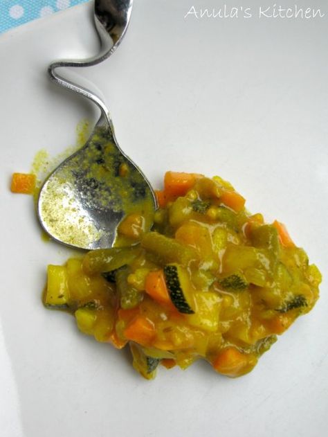 Homemade Picallili, Piccalilli Recipe Homemade, Picallili Recipe, Piccalilli Recipes, Indian Spice Mix, Pulses Recipes, Irish Cuisine, Relish Recipes, Dill Pickles