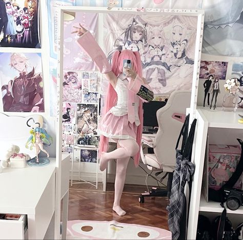 Sakura Miku Cosplay, Sakura Miku, Digital Wardrobe, Sakura Cosplay, Miku Cosplay, Cosplay Inspo, Cute Cosplay, Cosplay Ideas, Dark Anime