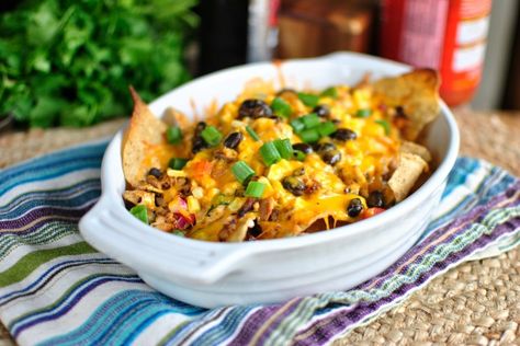 Southwest Nachos Sweet Corn Salsa Recipe, Sweet Corn Salsa, Nachos Recipes, Grilled Sweet Corn, Chicken Nachos Recipe, Corn Salsa Recipe, Stuffed Peppers Healthy, Southwest Chicken, Chicken Grilled