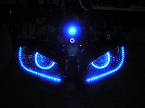 Angel Eyes Motorcycle With Lights, Bike Headlight Modified, Blue Headlights, Motorcycle With Led Lights, Motos Yamaha, Automotive Logo Design, Motorcycle Led Lighting, Bike Headlight, Bike Aesthetic