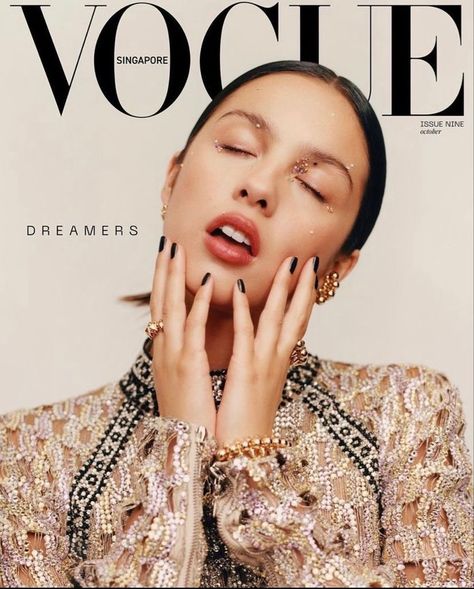 olivia rodrigo for vogue singapore Olivia Rodrigo Vogue, Vogue Singapore, Vogue Photo, Vogue Magazine Covers, Vogue Beauty, Vogue Covers, Cosmic Girls, Vogue Magazine, A Magazine