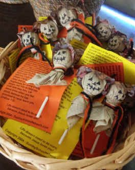 Scarecrow Lollipop Bible Lesson and Halloween Tract Fall Festival Halloween Bible Lesson, Fall Sunday School Lessons, Halloween Tracts, Fall Sunday School Crafts, Christian Halloween Crafts, Church Youth Activities, Fall Festival Crafts, Church Halloween, Fall Festival Games