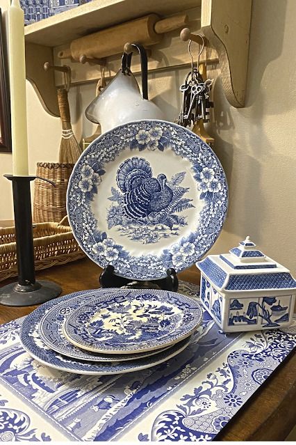 THE HISTORY BEHIND MY BLUE AND WHITE TRANSFERWARE COLLECTION | Simple and Serene Living Blue And White Table Setting, Decorating With Blue And White Porcelain, Blue Thanksgiving, Blue Willow Dishes, Blue And White Dinnerware, French Style Interior, Blue Dishes, Blue White Decor, Transferware Plate