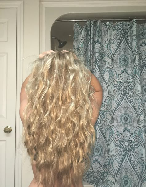 Blonde beach waves Long Blonde Wavy Hair Extensions, Beach Wave Blonde Hair, Platinum Wavy Hair, Blonde 2b Hair, Long Blonde Wavy Hair Natural, Beach Waves Blonde Hair, Blond Beach Waves, Beach Waves Perm, Blonde Hair Perm