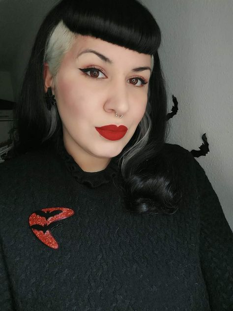 Pin up girl bettie bang bettie page ghoul girl @johannafatale Bettie Page Hairstyles, Betty Page Hair, Betty Bangs Short Hair, Bettie Bangs, Betty Bangs, 1950s Rockabilly, Goth Outfit Ideas, Goth Outfit, Women Inspiration