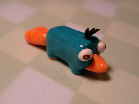 Perry The Platypus Clay, Picture At Night, Fimo Ring, Clay Characters, Easy Clay Sculptures, Perry The Platypus, Diy Air Dry Clay, Sculpture Art Clay, Sculpey Clay