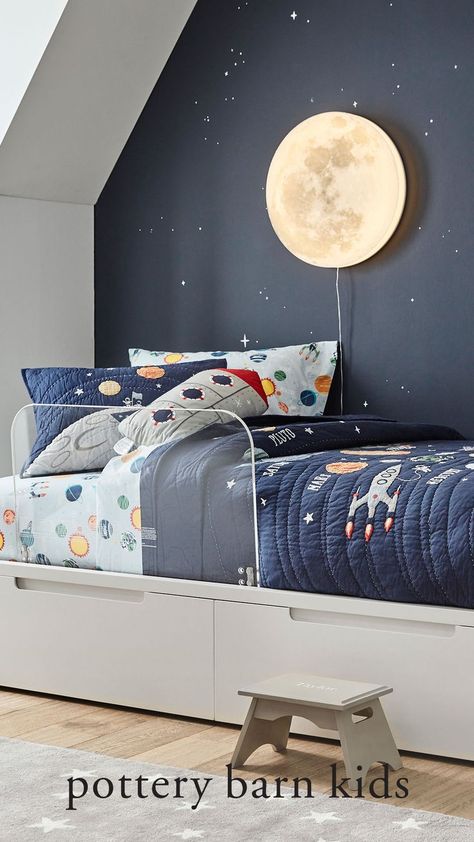 Toddler Space Room, Kids Space Bedroom, Todler Room, Outer Space Bedding, Boys Space Bedroom, Outer Space Room, Healthy Bedroom, Outer Space Bedroom, Space Kids Room