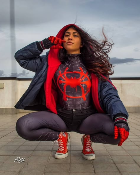 Miles Morales Style, Girl Spiderman Costume, Killer Halloween Costumes, Miles Morales Cosplay, Spider Girl Costume, Miles Morales Costume, Spiderman Girl, Naruto Clothing, Spiderman Suits