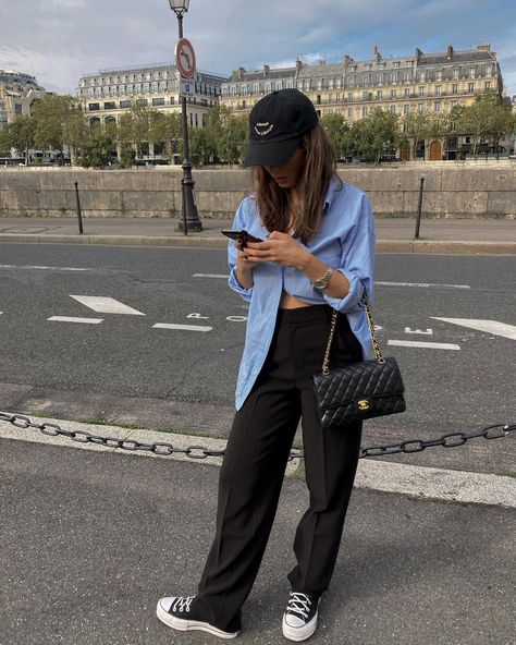 Casual Sunday Outfit, French Outfits, Paris Outfit Ideas, 00s Mode, Parisian Outfits, Chique Outfit, Outfit Primavera, Outfits With Converse, Paris Outfits