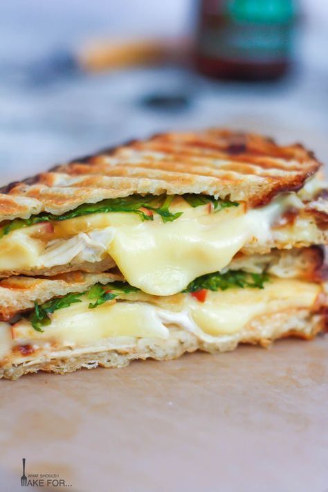 Apple Panini, Best Panini Recipes, Chicken Brie, Brie Sandwich, Grill Sandwich, Panini Sandwich, Panini Recipes, Panini Sandwiches, Grilled Sandwich