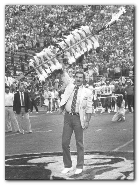 To plant the spear is a rare honor @ FSU. BURT REYNOLDS Florida State Seminoles Football, Florida State Football, Fsu Football, Fsu Seminoles, Burt Reynolds, Hollywood Men, Actors Male, Football Baby, Pensacola Beach