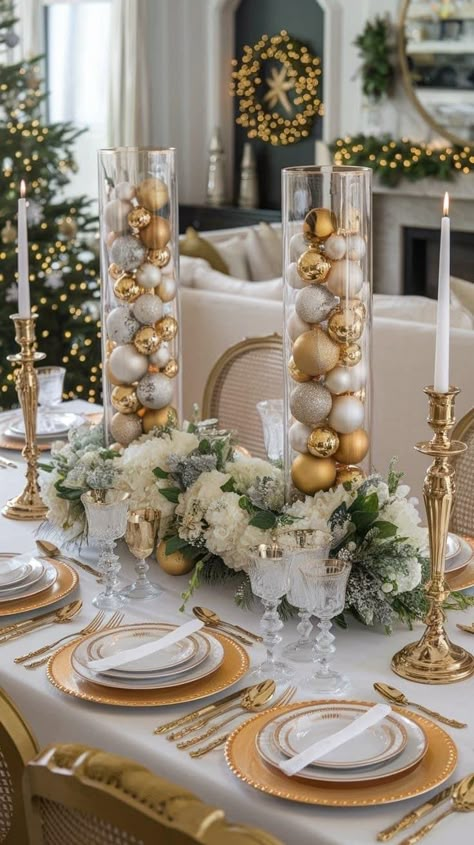 Elegant Christmas Tree Decorations, Luxury Christmas Decor, Christmas Dining Table Decor, Christmas Decorations Centerpiece, Centerpieces Diy, Christmas Dining Table, Christmas Dinner Table, Christmas Table Centerpieces, Tree Dress