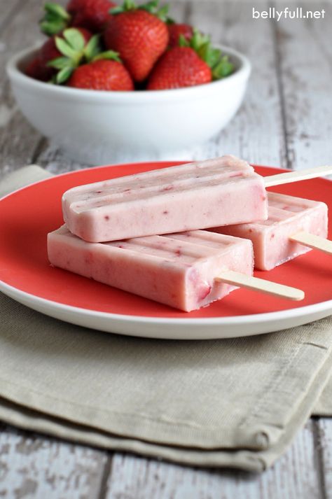 These Homemade Strawberry Jam Yogurt Pops are the best creamy strawberry popsicles with only 4 ingredients! Strawberry Yogurt Popsicles, Fruity Popsicles, Yogurt Pops, Yogurt Popsicles, Homemade Strawberry Jam, Homemade Popsicles, Strawberry Yogurt, Popsicle Recipes, Strawberry Cream