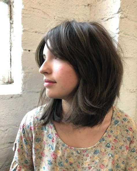 Grown Out Bob, Make Short Hair, Growing Out A Bob, Cuts For Long Hair, Feathered Hair Cut, Layered Bob With Bangs, Hair Cut Styles, Growing Out Hair, Subtle Layers