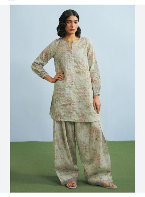 Zara Shahjahan, Pakistani Formal Dresses, Kameez Designs, Short Tunic, Womens Trendy Dresses, Tie Dye Fashion, Stylish Short Dresses, Desi Fashion Casual, Pakistani Fancy Dresses