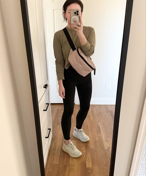 Black Hoka Shoes Outfit, Hoka Clifton Outfit, Hoka Outfits Women, Hokas Outfit, Hoka Outfit, Hoka Sneakers, Nursing Friendly Outfits, Hoka Clifton 8, Basic Ootd