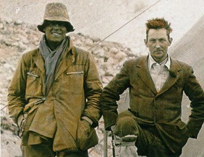 George Mallory's ice axe sold, but was it really his? - Gripped Magazine Everest Summit, George Mallory, Wilderness Photography, Monte Everest, Climbing Everest, English People, Mountaineering Climbing, Mt Everest, Mountaineering Gear