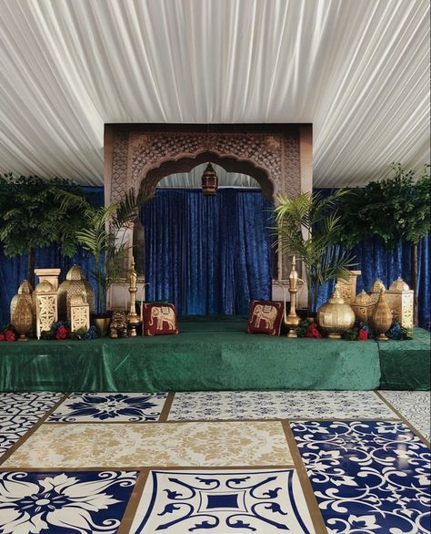 Moroccan Theme Decor, Arabian Nights Wedding Theme, Arabian Nights Wedding, Arabian Theme, Arabian Decor, Nikah Decor, Moroccan Nights, Mehendi Decor Ideas, Wedding Color Combinations