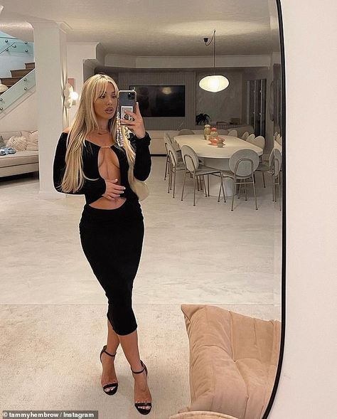 Tammy Hembrow 2023, Tammy Hembrow House, Tammy Hembrow Instagram, Tammy Hembrow Hair, Night Out Outfit Aesthetic, Voll Arm-tattoos, Harris Reed, Chain Crop Top, Tammy Hembrow