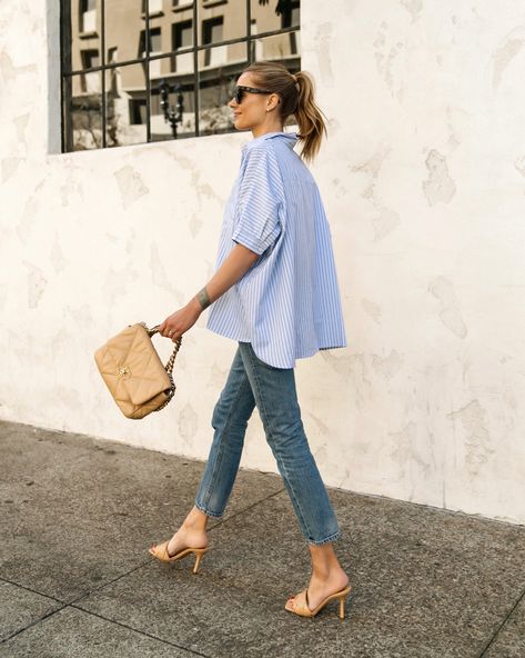 Blue Stripes Outfit, Blue Striped Shirt Outfit, Striped Shirt Outfit, Outfits With Striped Shirts, Button Down Outfit, Oversized Shirt Outfit, Shirt Outfit Summer, Oversized Striped Shirt, Blue Shirt Women